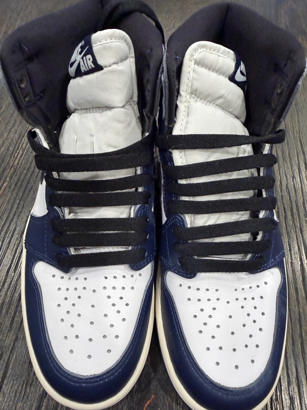 Air Jordan 1 High OG 'Black and Gold' size 6.5Y - Picture 4 of 11